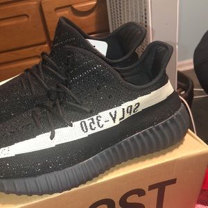 Yeezy Boost 350 V2 ‘Oreo’